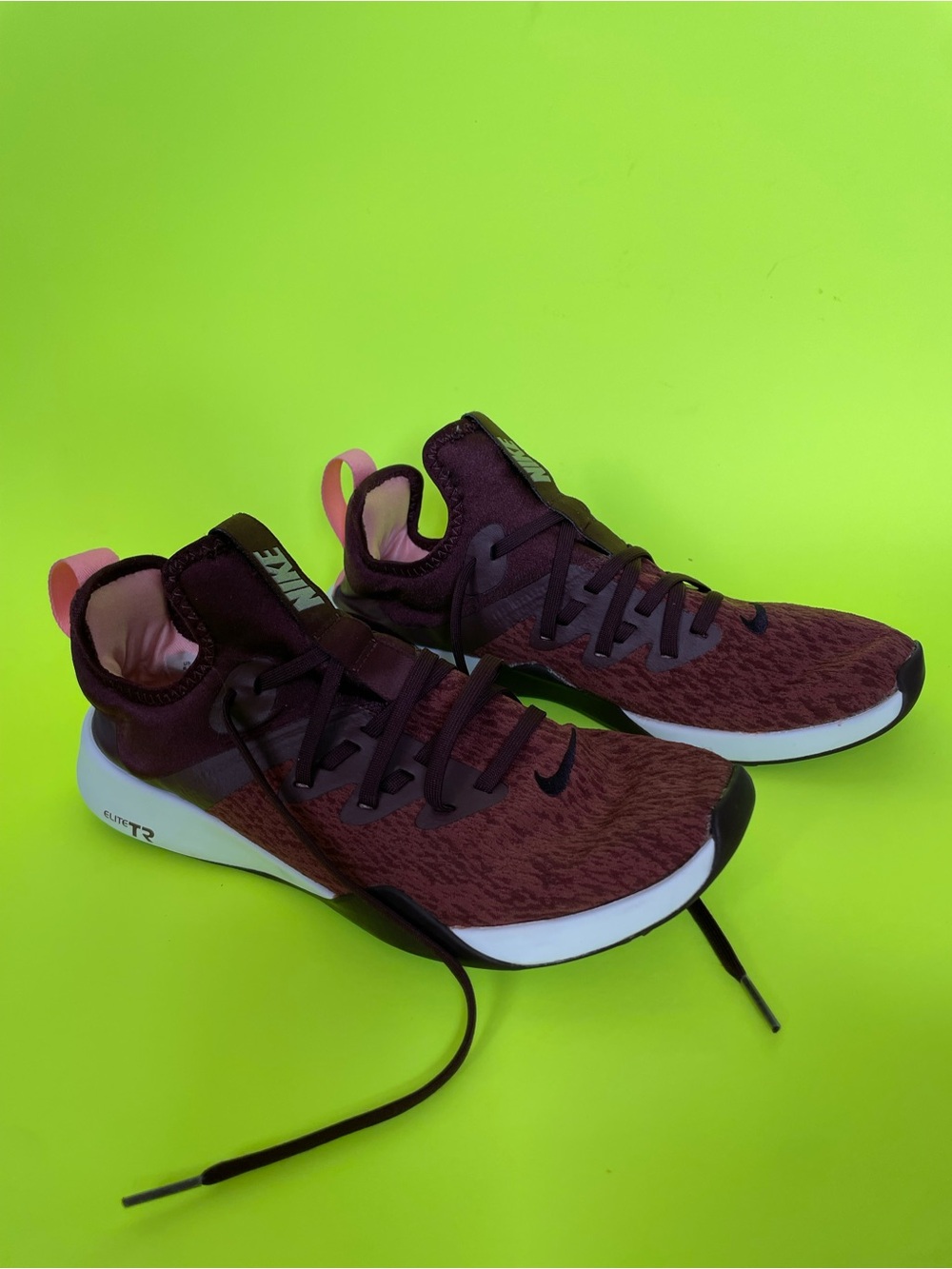 Nike Women's Foundation Elite TR training shoes burgundy SZ8.5 US